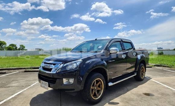 ซื้อ รถมือสอง Isuzu D-Max สีดำ รถยนต์ ใน %{เมือง} ใน ปทุมธานี ซื้อ รถมือสอง Isuzu D-Max สีดำ รถยนต์ ใน %{เมือง} ใน ปทุมธานี