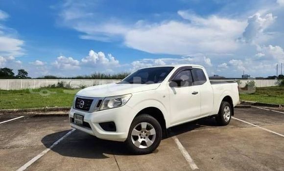 ซื้อ รถมือสอง Nissan Navara ขาว รถยนต์ ใน %{เมือง} ใน ปทุมธานี