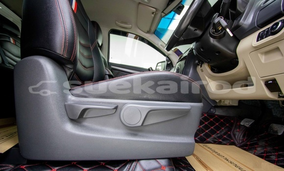 Buy Used Chevrolet Colorado White Car in Bangkok in Bangkok Buy Used Chevrolet Colorado White Car in Bangkok in Bangkok