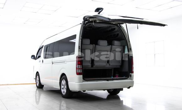 Buy Used Toyota Commuter White Car in Bangkok in Bangkok Buy Used Toyota Commuter White Car in Bangkok in Bangkok