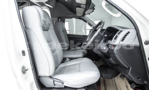 Buy Used Toyota Commuter White Car in Bangkok in Bangkok Buy Used Toyota Commuter White Car in Bangkok in Bangkok