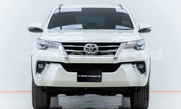 Buy Used Toyota Fortuner White Car in Samut Sakhon in Samut Sakhon Buy Used Toyota Fortuner White Car in Samut Sakhon in Samut Sakhon