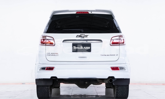 ซื้อ รถมือสอง Chevrolet TrailBlazer ขาว รถยนต์ ใน %{เมือง} ใน นนทบุรี ซื้อ รถมือสอง Chevrolet TrailBlazer ขาว รถยนต์ ใน %{เมือง} ใน นนทบุรี