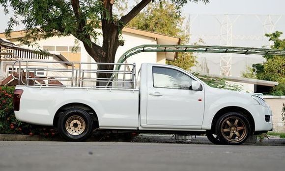 Buy Used Isuzu D-Max White Car in Bangkok in Bangkok Buy Used Isuzu D-Max White Car in Bangkok in Bangkok