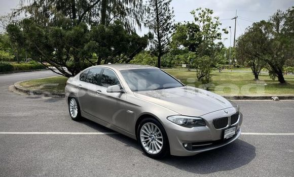 ซื้อ รถมือสอง BMW 5–Series เงิน รถยนต์ ใน %{เมือง} ใน กรุงเทพมหานคร