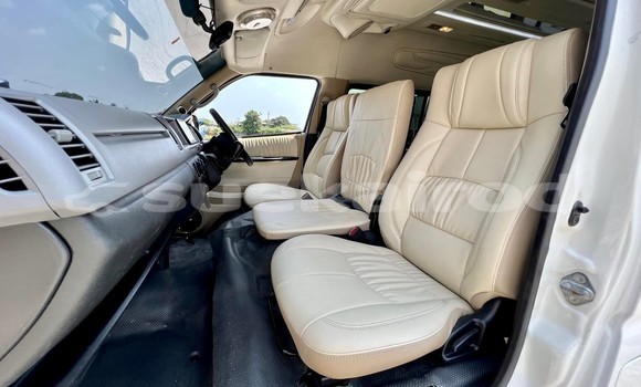 ซื้อ รถมือสอง Toyota Commuter ขาว รถยนต์ ใน %{เมือง} ใน กรุงเทพมหานคร ซื้อ รถมือสอง Toyota Commuter ขาว รถยนต์ ใน %{เมือง} ใน กรุงเทพมหานคร