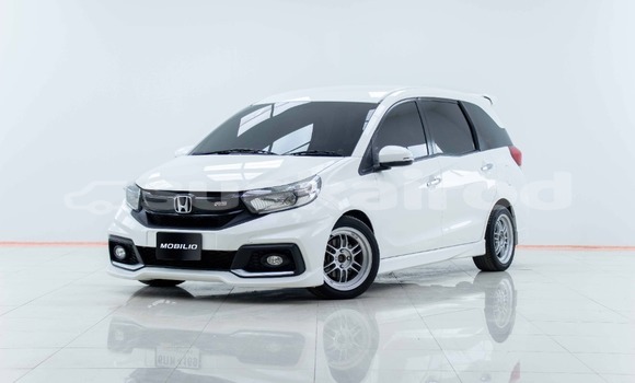 ซื้อ รถมือสอง Honda Mobilio ขาว รถยนต์ ใน %{เมือง} ใน กรุงเทพมหานคร