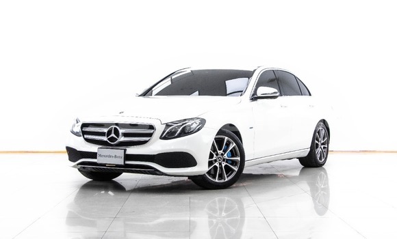 ซื้อ รถมือสอง Mercedes‒Benz E–Class ขาว รถยนต์ ใน %{เมือง} ใน กรุงเทพมหานคร ซื้อ รถมือสอง Mercedes‒Benz E–Class ขาว รถยนต์ ใน %{เมือง} ใน กรุงเทพมหานคร
