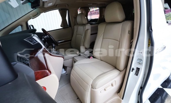 Buy Used Toyota Vellfire White Car in Bangkok in Bangkok Buy Used Toyota Vellfire White Car in Bangkok in Bangkok