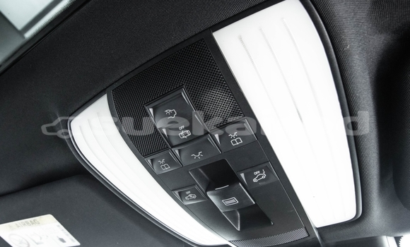 Buy Used Mercedes-Benz E-Classe White Car in Bangkok in Bangkok Buy Used Mercedes-Benz E-Classe White Car in Bangkok in Bangkok