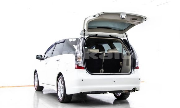 Buy Used Mitsubishi Space Wagon White Car in Bangkok in Bangkok Buy Used Mitsubishi Space Wagon White Car in Bangkok in Bangkok