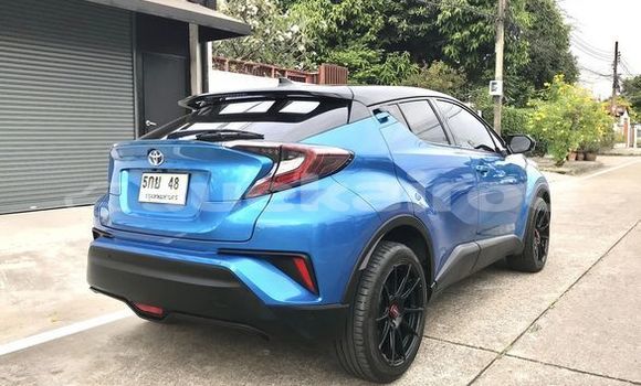 ซื้อ รถมือสอง Toyota C-HR สีน้ำเงิน รถยนต์ ใน %{เมือง} ใน กรุงเทพมหานคร ซื้อ รถมือสอง Toyota C-HR สีน้ำเงิน รถยนต์ ใน %{เมือง} ใน กรุงเทพมหานคร
