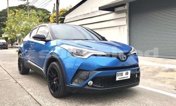 ซื้อ รถมือสอง Toyota C-HR สีน้ำเงิน รถยนต์ ใน %{เมือง} ใน กรุงเทพมหานคร ซื้อ รถมือสอง Toyota C-HR สีน้ำเงิน รถยนต์ ใน %{เมือง} ใน กรุงเทพมหานคร