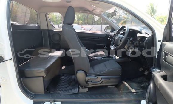 Buy Used Toyota Hiluxe Revo White Car in Udon Thani in Udon Thani Buy Used Toyota Hiluxe Revo White Car in Udon Thani in Udon Thani