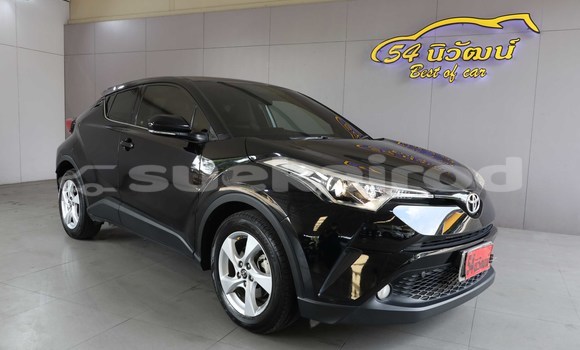 ซื้อ รถมือสอง Toyota C-HR สีดำ รถยนต์ ใน %{เมือง} ใน กรุงเทพมหานคร