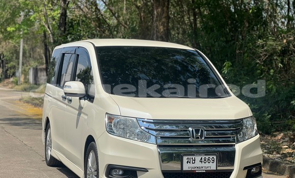 Buy Used Honda Stepwgn White Car in Bangkok in Bangkok Buy Used Honda Stepwgn White Car in Bangkok in Bangkok