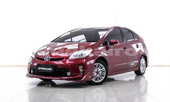 ซื้อ รถมือสอง Toyota Prius สีแดง รถยนต์ ใน %{เมือง} ใน กรุงเทพมหานคร