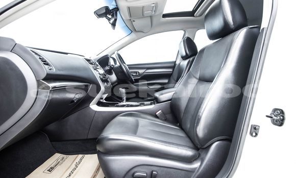 Buy Used Nissan Teana White Car in Bangkok in Bangkok Buy Used Nissan Teana White Car in Bangkok in Bangkok