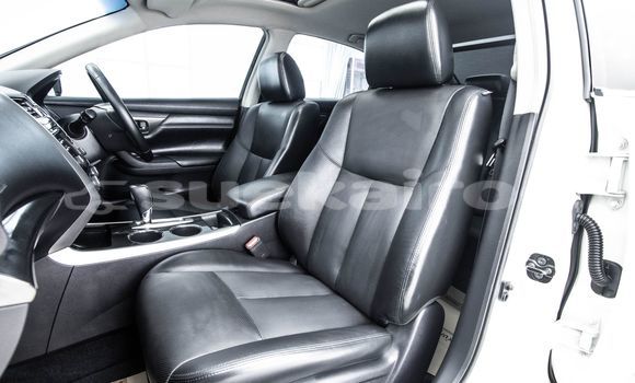 Buy Used Nissan Teana White Car in Bangkok in Bangkok Buy Used Nissan Teana White Car in Bangkok in Bangkok