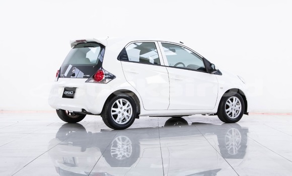 ซื้อ รถมือสอง Honda Brio ขาว รถยนต์ ใน %{เมือง} ใน กรุงเทพมหานคร ซื้อ รถมือสอง Honda Brio ขาว รถยนต์ ใน %{เมือง} ใน กรุงเทพมหานคร