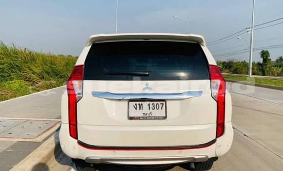 Buy Used Mitsubishi Pajero Sport White Car in Bangkok in Bangkok Buy Used Mitsubishi Pajero Sport White Car in Bangkok in Bangkok