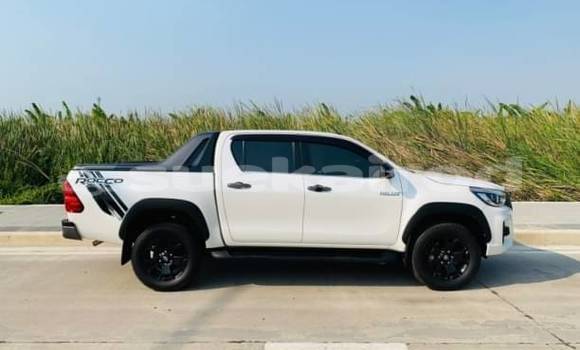 Buy Used Toyota Hiluxe Revo White Car in Bangkok in Bangkok Buy Used Toyota Hiluxe Revo White Car in Bangkok in Bangkok