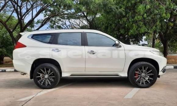 ซื้อ รถมือสอง Mitsubishi Pajero Sport ขาว รถยนต์ ใน %{เมือง} ใน กรุงเทพมหานคร ซื้อ รถมือสอง Mitsubishi Pajero Sport ขาว รถยนต์ ใน %{เมือง} ใน กรุงเทพมหานคร