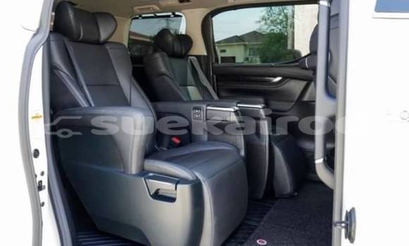 Buy Used Toyota Vellfire White Car in Bangkok in Bangkok Buy Used Toyota Vellfire White Car in Bangkok in Bangkok