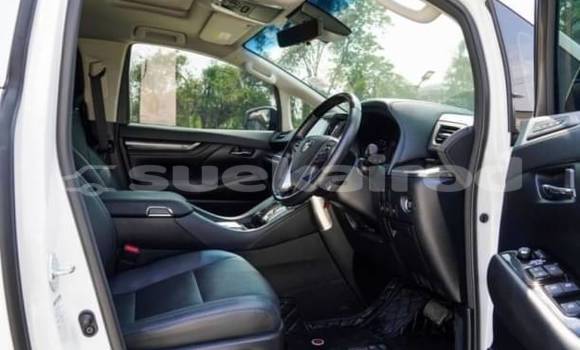 Buy Used Toyota Vellfire White Car in Bangkok in Bangkok Buy Used Toyota Vellfire White Car in Bangkok in Bangkok