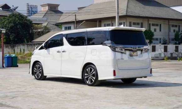 Buy Used Toyota Vellfire White Car in Bangkok in Bangkok Buy Used Toyota Vellfire White Car in Bangkok in Bangkok