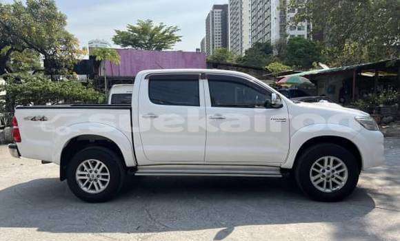 Buy Used Toyota Hiluxe VIGO White Car in Bangkok in Bangkok Buy Used Toyota Hiluxe VIGO White Car in Bangkok in Bangkok