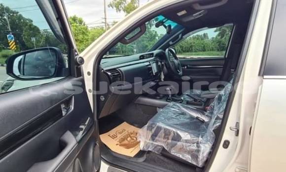 Buy Used Toyota Hiluxe Revo White Car in Bangkok in Bangkok Buy Used Toyota Hiluxe Revo White Car in Bangkok in Bangkok