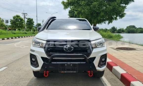 Buy Used Toyota Hiluxe Revo White Car in Bangkok in Bangkok Buy Used Toyota Hiluxe Revo White Car in Bangkok in Bangkok