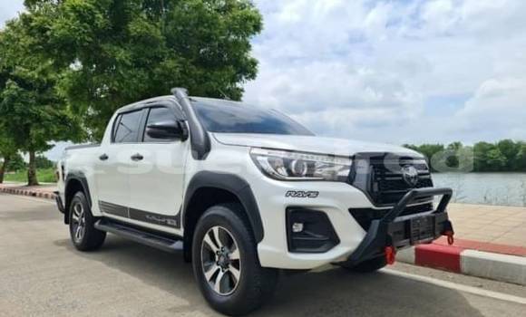 Buy Used Toyota Hiluxe Revo White Car in Bangkok in Bangkok Buy Used Toyota Hiluxe Revo White Car in Bangkok in Bangkok