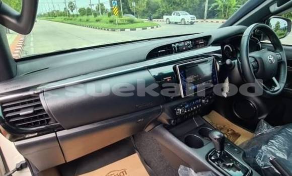 Buy Used Toyota Hiluxe Revo White Car in Bangkok in Bangkok Buy Used Toyota Hiluxe Revo White Car in Bangkok in Bangkok