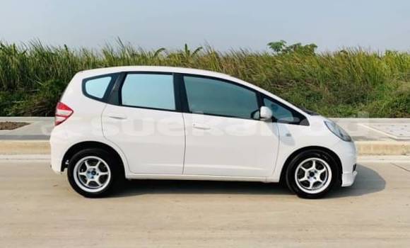 Buy Used Honda Jazz White Car in Bangkok in Bangkok Buy Used Honda Jazz White Car in Bangkok in Bangkok