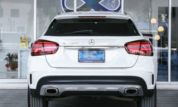 ซื้อ รถมือสอง Mercedes-Benz GLA-klasse ขาว รถยนต์ ใน %{เมือง} ใน กรุงเทพมหานคร ซื้อ รถมือสอง Mercedes-Benz GLA-klasse ขาว รถยนต์ ใน %{เมือง} ใน กรุงเทพมหานคร