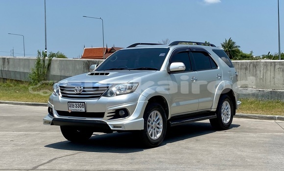 ซื้อ รถมือสอง Toyota Fortuner อื่น ๆ รถยนต์ ใน %{เมือง} ใน กรุงเทพมหานคร