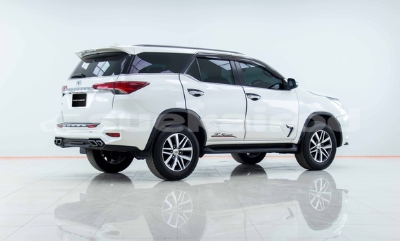 ซื้อ รถมือสอง Toyota Fortuner ขาว รถยนต์ ใน %{เมือง} ใน สมุทรสาคร ซื้อ รถมือสอง Toyota Fortuner ขาว รถยนต์ ใน %{เมือง} ใน สมุทรสาคร