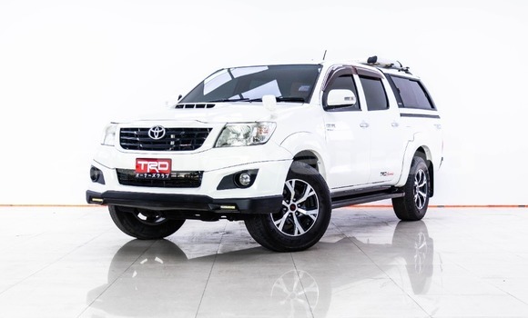 Buy Used Toyota Hiluxe VIGO White Car in Bangkok in Bangkok