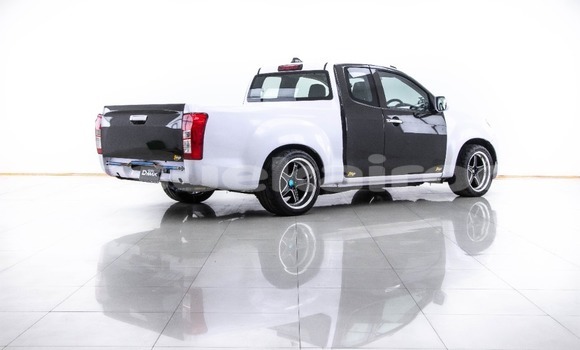 Buy Used Isuzu D-Max White Car in Bangkok in Bangkok Buy Used Isuzu D-Max White Car in Bangkok in Bangkok