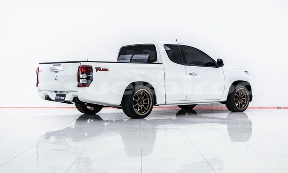 Buy Used Mitsubishi Triton White Car in Bangkok in Bangkok Buy Used Mitsubishi Triton White Car in Bangkok in Bangkok