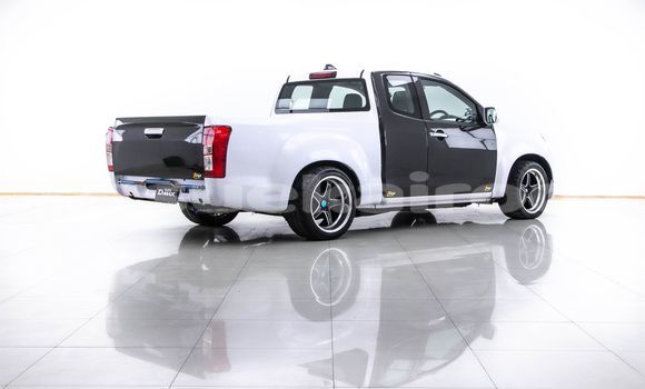Buy Used Isuzu D-Max White Car in Bangkok in Bangkok Buy Used Isuzu D-Max White Car in Bangkok in Bangkok