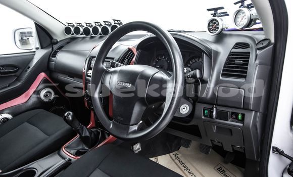 Buy Used Isuzu D-Max White Car in Bangkok in Bangkok Buy Used Isuzu D-Max White Car in Bangkok in Bangkok