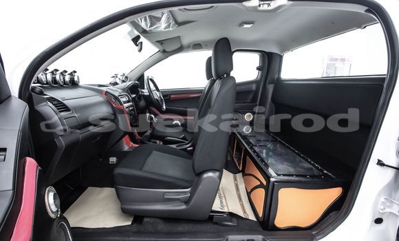 Buy Used Isuzu D-Max White Car in Bangkok in Bangkok Buy Used Isuzu D-Max White Car in Bangkok in Bangkok