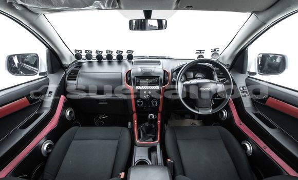 Buy Used Isuzu D-Max White Car in Bangkok in Bangkok Buy Used Isuzu D-Max White Car in Bangkok in Bangkok