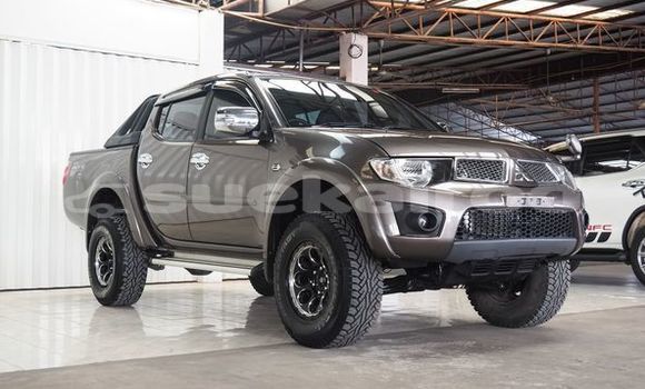 Buy Used Mitsubishi Triton Silver Car in Udon Thani in Udon Thani Buy Used Mitsubishi Triton Silver Car in Udon Thani in Udon Thani