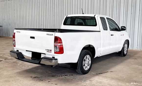 Buy Used Toyota Hiluxe VIGO White Car in Udon Thani in Udon Thani Buy Used Toyota Hiluxe VIGO White Car in Udon Thani in Udon Thani