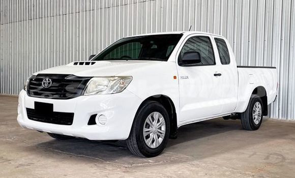 Buy Used Toyota Hiluxe VIGO White Car in Udon Thani in Udon Thani Buy Used Toyota Hiluxe VIGO White Car in Udon Thani in Udon Thani
