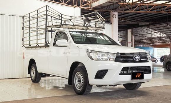 Buy Used Toyota Hiluxe Revo White Car in Udon Thani in Udon Thani Buy Used Toyota Hiluxe Revo White Car in Udon Thani in Udon Thani